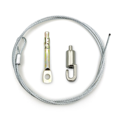 Conectar el absorbente con el kit de alambre ajustable para el sistema de suspensión de techo acústico